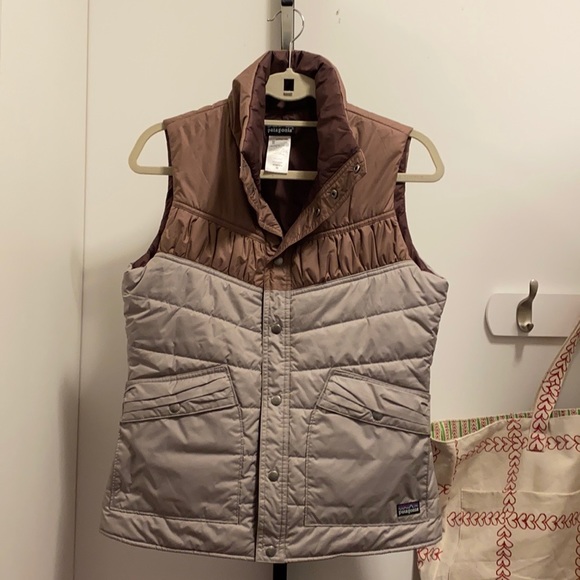 Patagonia Jackets & Blazers - Patagonia women’s Medium vest